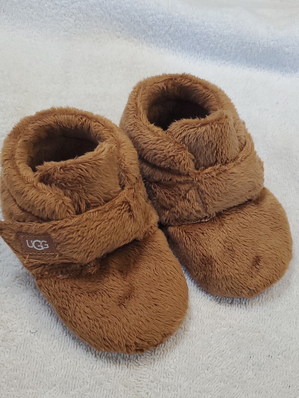 UGG Bixbie Infant Brown Fuzzy Bootie Slippers. Size 4-5